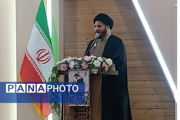 پایگاه شهید انصاری میزبان دانش‌آموزان دبستان مهدیزاده در جشن دهه فجر 