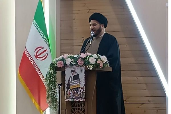 پایگاه شهید انصاری میزبان دانش‌آموزان دبستان مهدیزاده در جشن دهه فجر 