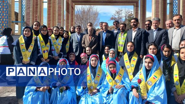 وزیر آموزش و پرورش در گلزار شهدای شهرکرد