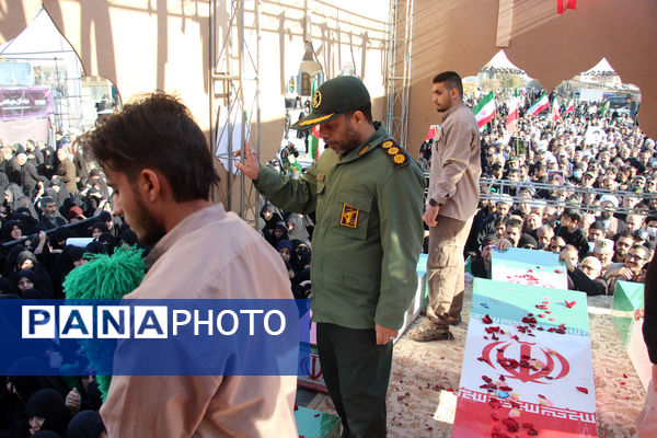 آیین تشییع لاله‌های فاطمی در قم