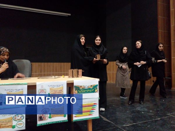 جلسه انجمن اولیا و مربیان مدرسه هدی1 شهرستان قدس