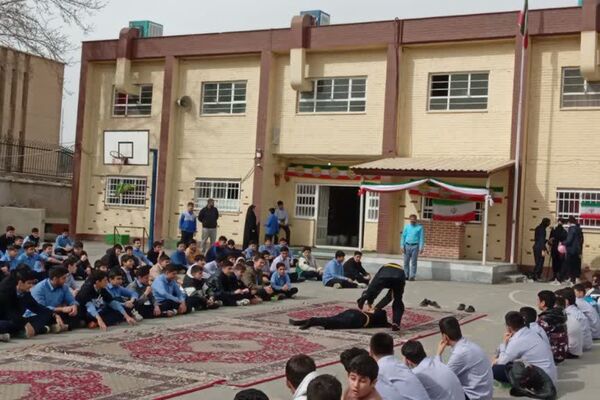 فرزندان ایران از مدارس شهریار تا راهپیمایی