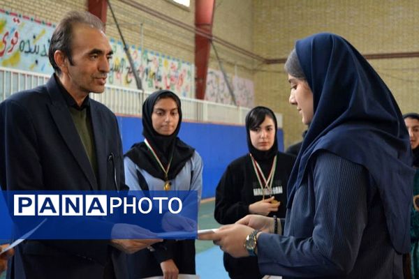 برگزاری مسابقه دو و میدانی در بهارستان‌2