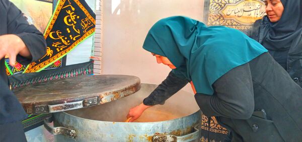 مراسم عزاداری شهادت حضرت فاطمه زهرا(س) در دبیرستان میرزا جعفر سروقد 