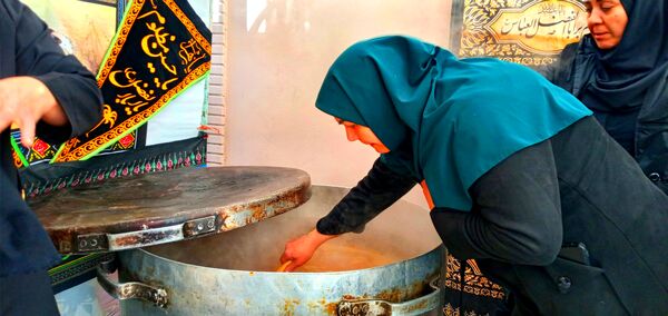 مراسم عزاداری شهادت حضرت فاطمه زهرا(س) در دبیرستان میرزا جعفر سروقد 