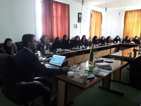 کلاس آموزش خبرنگاری برای دانش‌آموز خبرنگاران شهرستان نیر