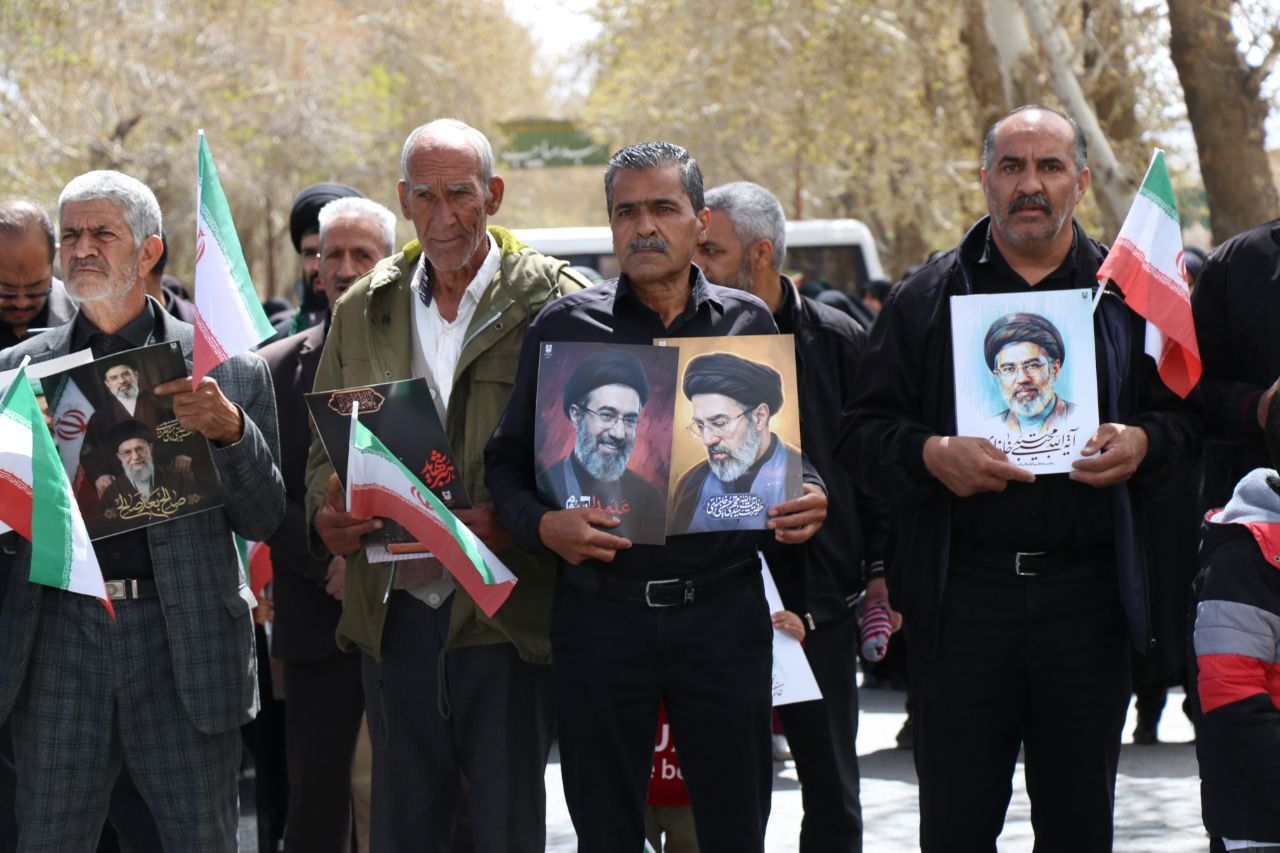 راهپیمایی روز قدس در شهر گلباف