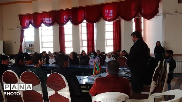 جلسه حوزه رسانه‌ی دانش‌آموزی در شهرستان اردل