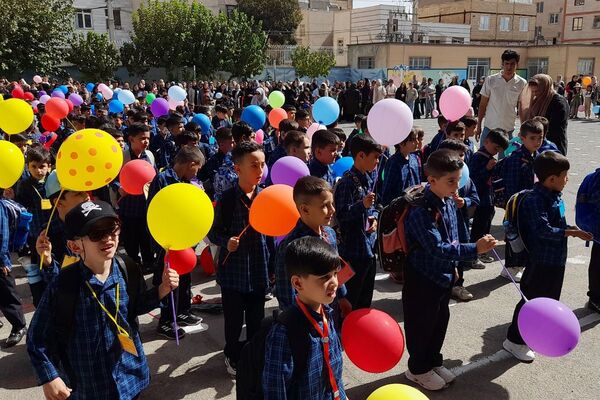 جشن شکوفه ها در مدارس شهرستان قدس، آغاز طلایی و شیرین  سال تحصیلی