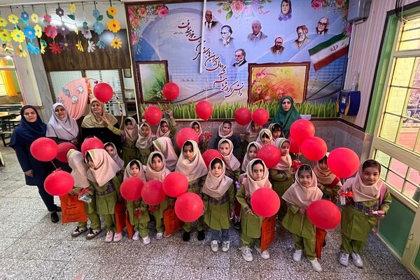 جشن شکوفه‌ها در آستانه سال تحصیلی جدید در مدارس ملارد برگزار شد
