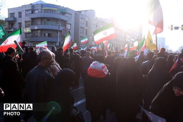 بیعت مردم تهران با سومین رهبر انقلاب