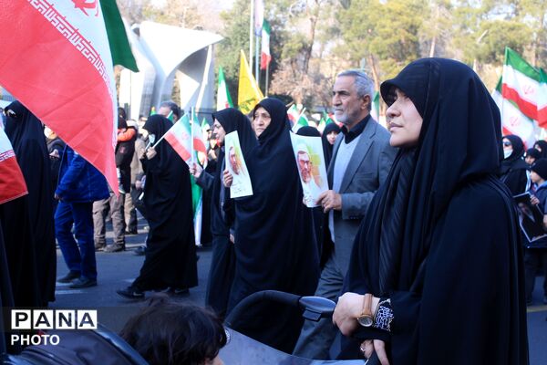 بیعت مردم تهران با سومین رهبر انقلاب