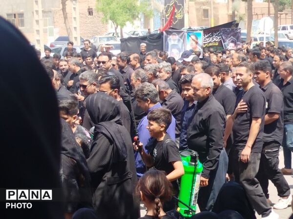 حرکت دسته‌های عزاداری در روستای فدافن همزمان با روز تاسوعای حسینی