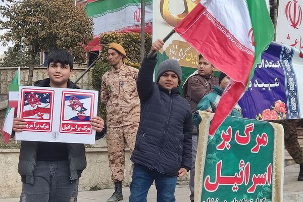راهپیمایی پرشور ۲۲بهمن در رودهن 