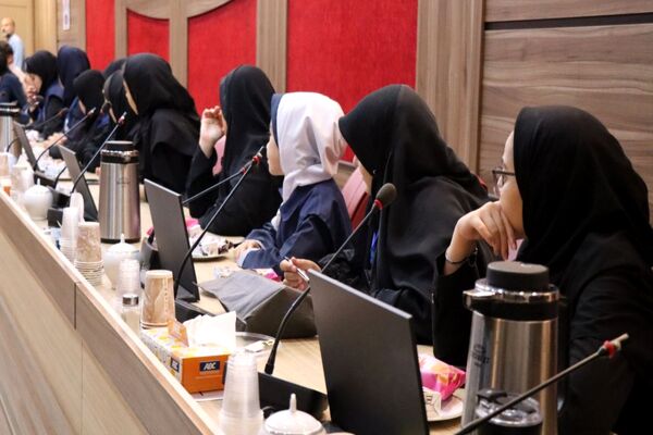 نشست صمیمی فعالین رسانه ای دانش‌آموزان با مدیرعامل خبرگزاری پانا