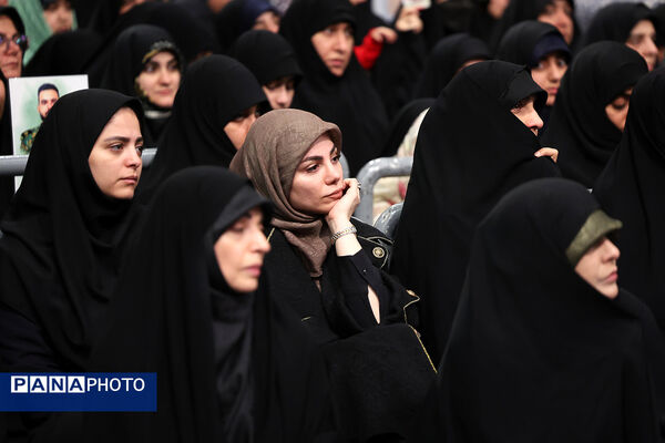 دیدار اقشار مردم با رهبر انقلاب به مناسبت چهل‌وهفتمین سالگرد پیروزی انقلاب اسلامی