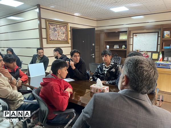 دومین جلسه مشورتی شورای دانش‌آموزی شهرستان با حضور مدیر آموزش و پرورش باخرز