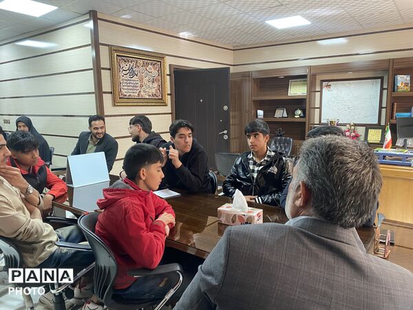 دومین جلسه مشورتی شورای دانش‌آموزی شهرستان با حضور مدیر آموزش و پرورش باخرز