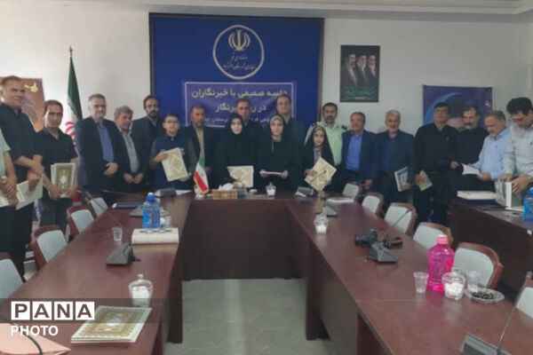 آیین تقدیر فرماندار شهرستان جعفرآباد از خبرنگاران 