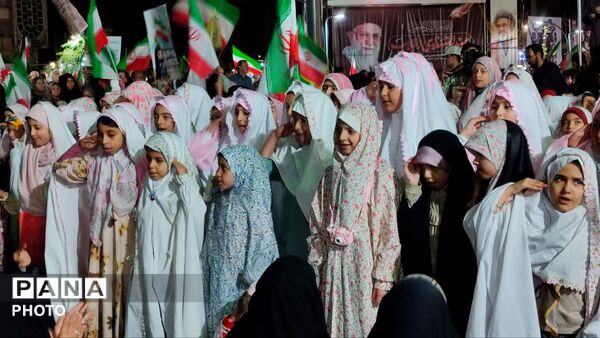 تجمعات مردمی نجف آباد همراه با جشن تکلیف دختران و اقامه نماز استغاثه