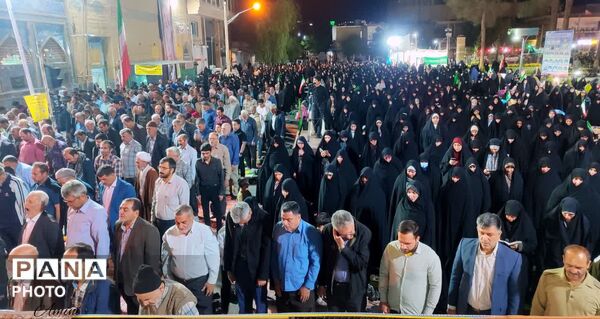 تجمعات حماسی در نجف آباد همراه با اقامه نماز استغاثه