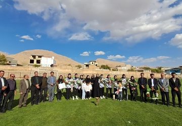 بازگشت غرورآفرین بانوان قهرمان مینی‌فوتبال به فارسان