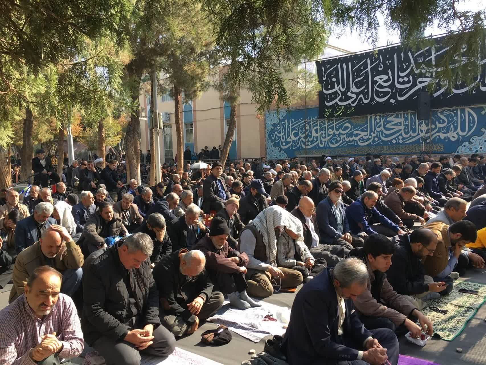 اقامه نماز باران در گلستان شهدا اصفهان به امامت  حضرت آیت‌ الله مهدوی