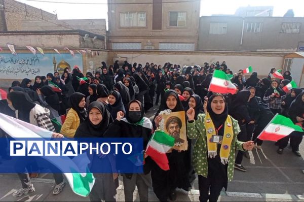 مراسم گرامیداشت شهدای مقاومت در دبیرستان گلشن آزادی مشهد