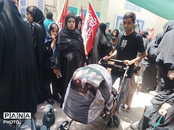 برپایی موکب‌ «جاماندگان عشاق الحسین» سازمان دانش‌آموزی یزد در نجف‌آباد