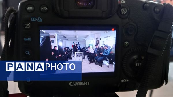 حضور دانش‌آموز خبرنگاران پانا شهرستان‌های تهران در مناظره و نشست انتخاباتی ر‌أی‌اولی‌ها