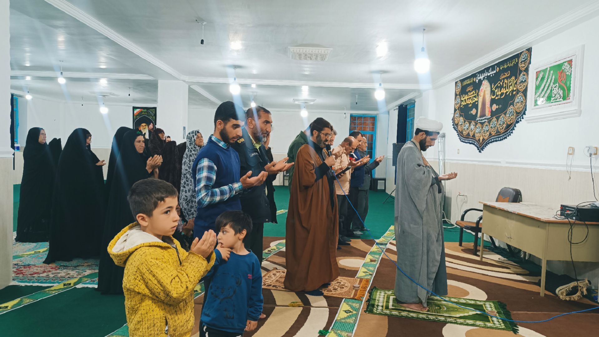 نماز استغاثه به امام زمان برای پیروزی رزمندگان جبهه اسلام در شهرستان مارگون