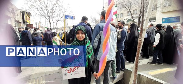 جلوه هایی از راهپیمایی جشن پیروزی انقلاب در شهر قم
