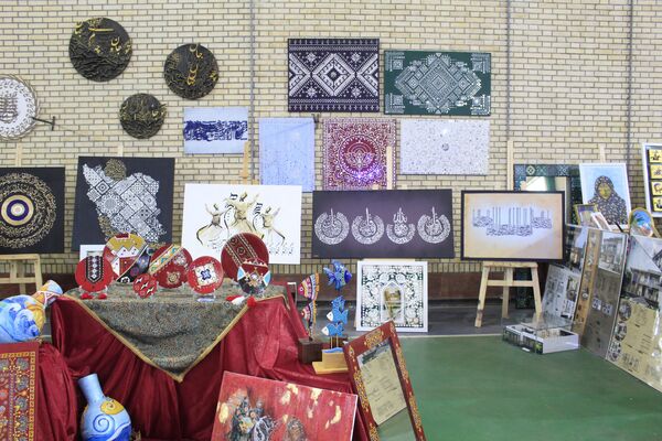 نمایشگاه دست‌سازه‌های هنرجویان هنرستان و کاردانش