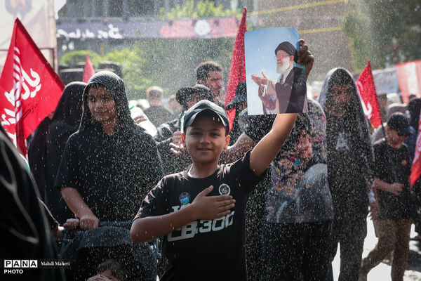 حضور دانش‌آموزان در پیاده‌روی جاماندگان اربعین