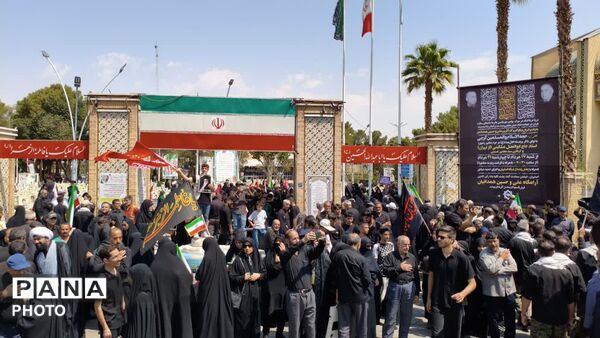 قافله عظیم عزاداری ۲۸ صفر در اصفهان به حرکت درآمد