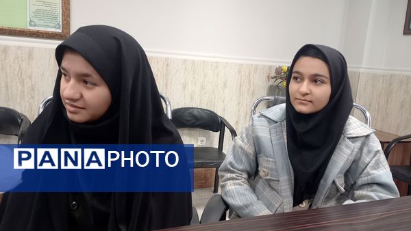 حضور مدیر آموزش و پرورش ملارد در جمع دانش‌آموزان برتر مسابقات قرآنی و فرهنگی هنری دبیرستان شاهد شهدای اقتدار