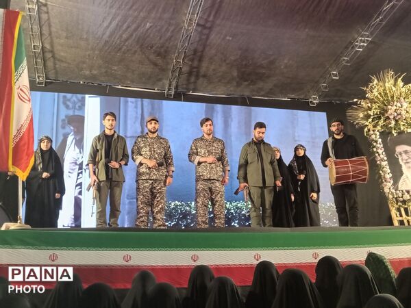 مردم گرگان همچنان در میدان های شهر 