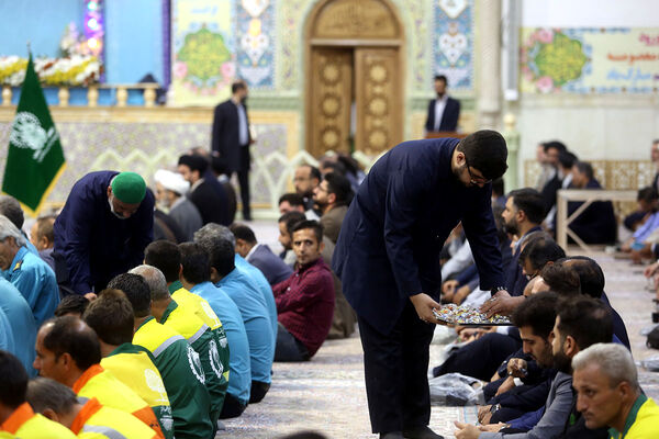 آیین خطبه خوانی خادمان حرم حضرت معصومه(س) به مناسبت روز قم