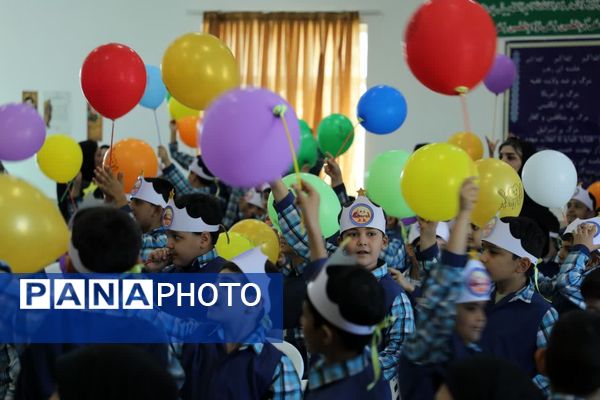 لبخند در صف صبحانه