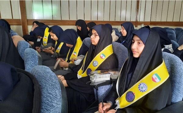 اولین نشست روسای تشکل‌های دانش‌آموزی مدارس سمپاد استان در دبیرستان فرزانگان ۲دوره دوم ناحیه۷ مشهد 