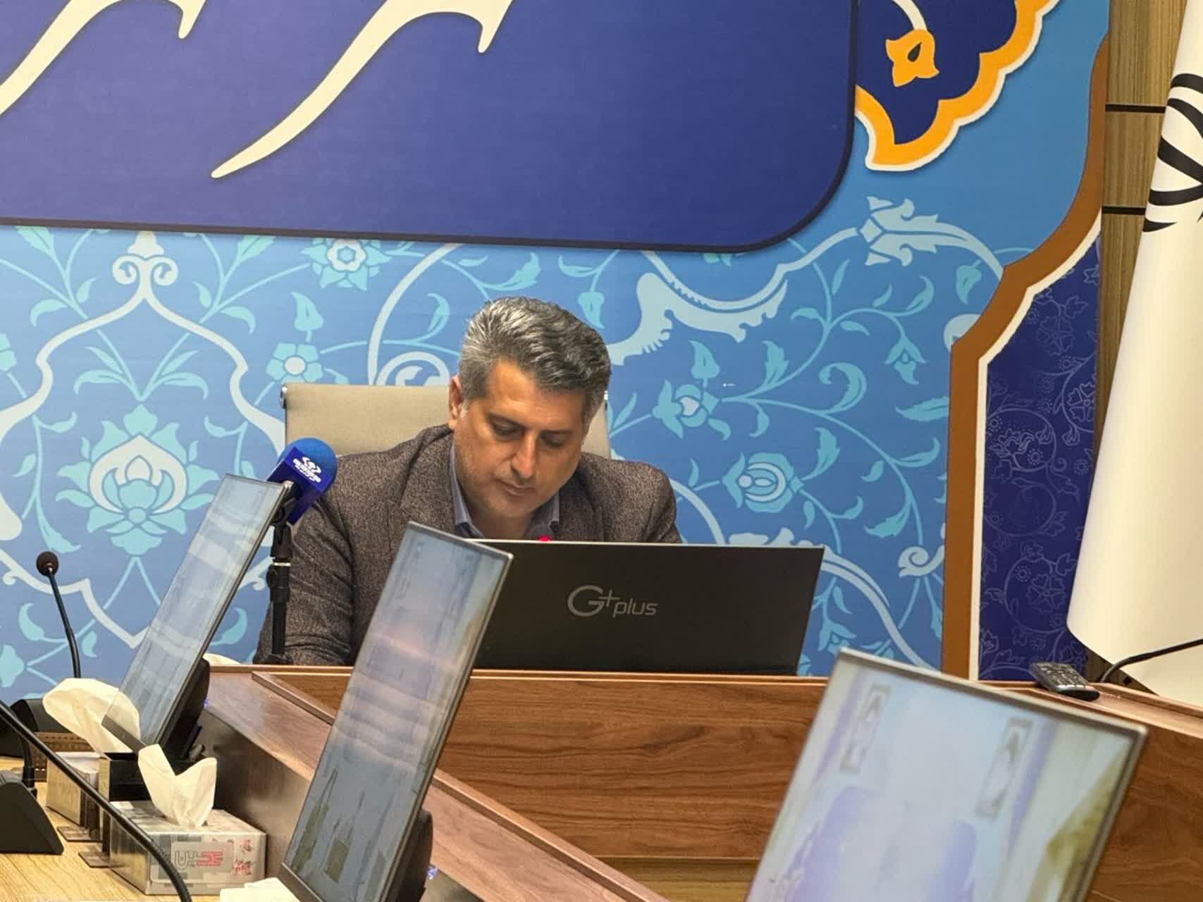 تقدیر از دانش‌آموزخبرنگاران، نمایندگان مجلس و مجامع دانش‌آموزی در نشست گفت‌وگوی بین‌نسلی تهران
