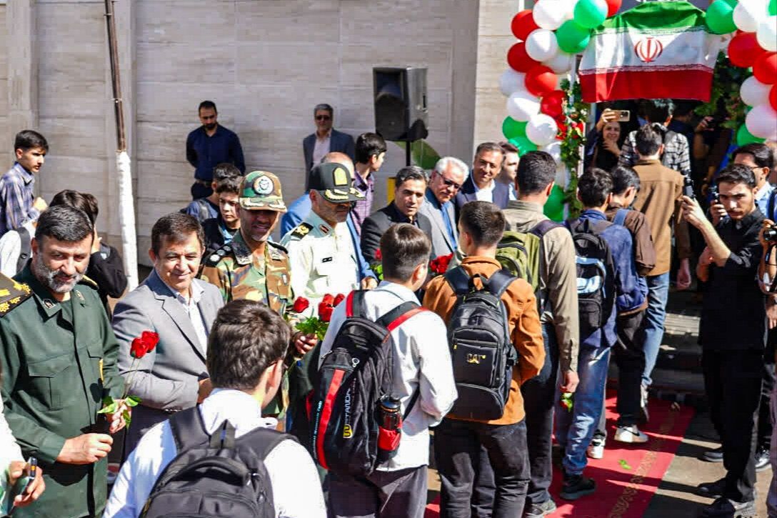 آغاز سال تحصیلی جدید با شور و نشاط دانش‌آموزان