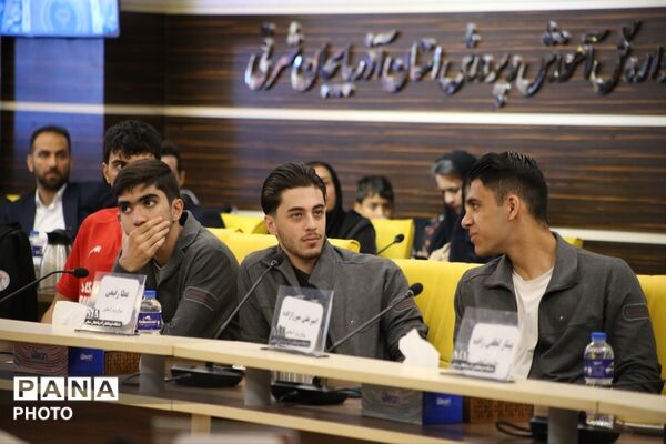 تجلیل از دانش‌آموزان ورزشکار و قهرمان آذربایجان شرقی