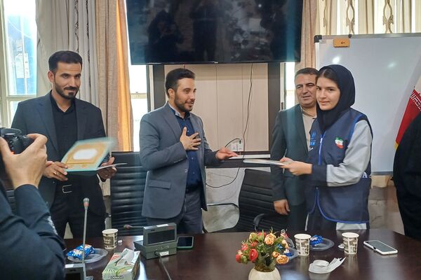 مراسم تجلیل از دانش آموز خبرنگاران پانا ناحیه 3 شیراز