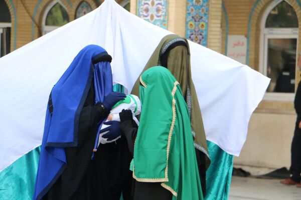 اجرای تئاتر گروه هنری موعود در آستان مقدس امامزاده بی‌بی‌سکینه صفادشت
