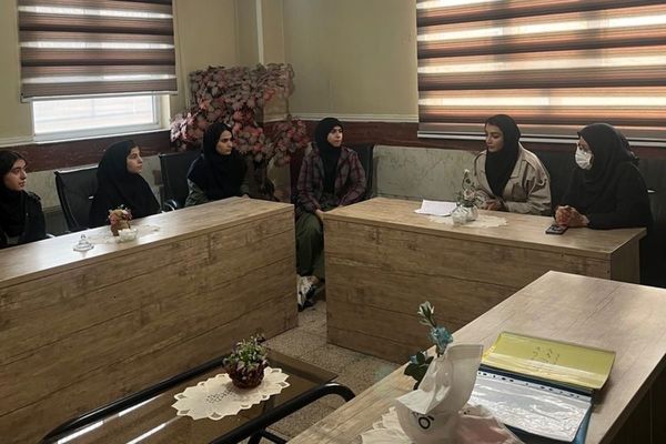 همیار معلم، یاری دهنده دبیر در جریان یادگیری و پیگیری کننده جریان آموزش