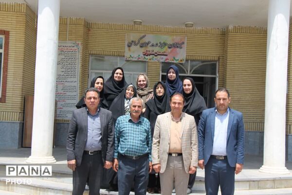 اجرای طرح خاطره سازان با حضور مدیر آموزش وپرورش شهرستان در آموزشگاه موسی صدر آشخانه