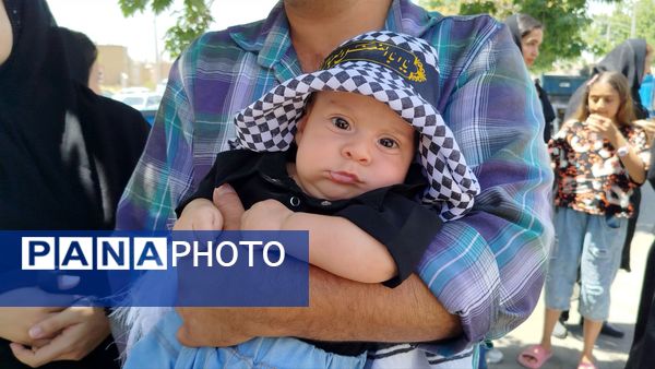 عزاداری ظهر  عاشورا در خیابان‌های شهر نیشابور 