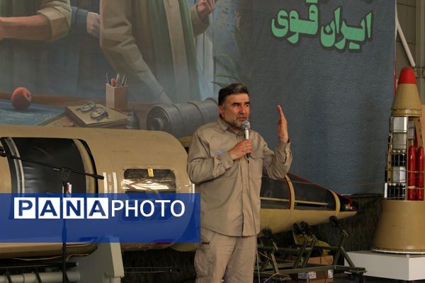 بازدید دانش‌آموزان زنجانی از سازمان هوا فضای سپاه 