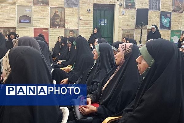 برگزاری نشست تبیینی بانوان ملارد به مناسبت سالگرد ارتحال امام خمینی(ره) و شهدای خدمت
